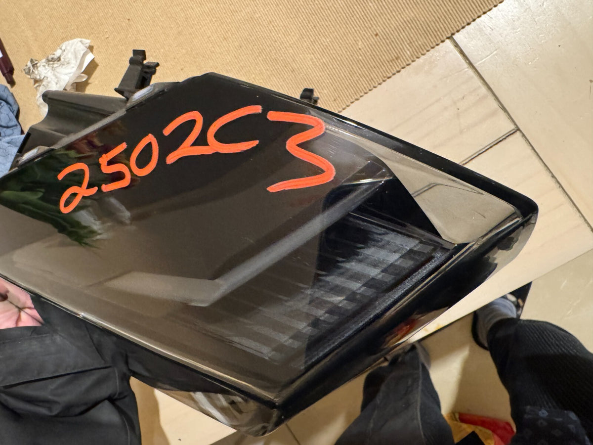 2024 PEUGEOT 2008 TAIL LIGHT LAMP LEFT Hatchback 2019-2024