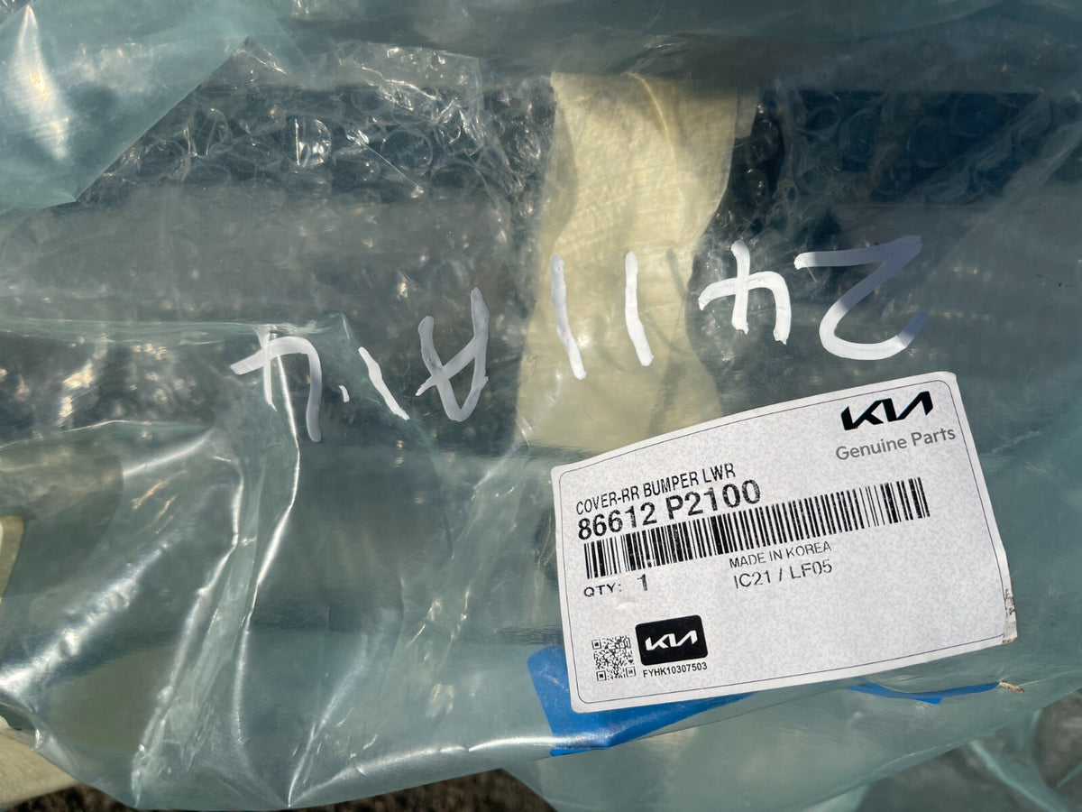 GENUINE KIA SORENTO ฝาครอบกันชนหลังตัวล่าง - 86612P2100 2020 ขึ้นไป