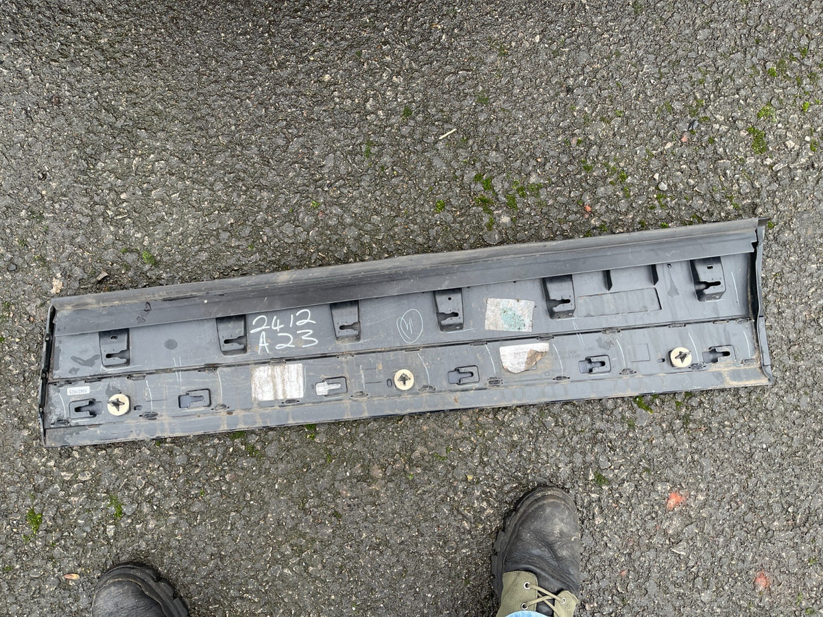 Range Rover Velar Front Left Side Door Cladding Lower Mould Trim Plastic Grained