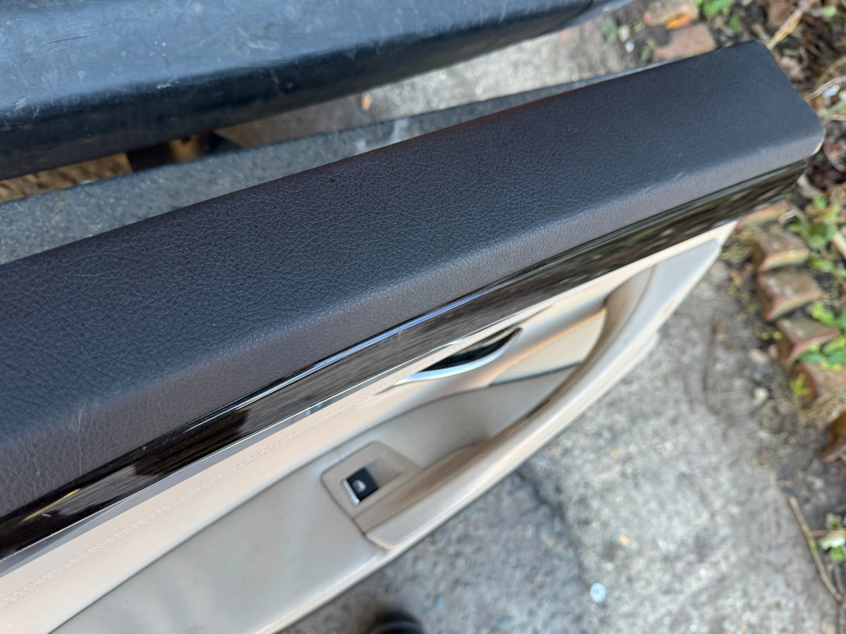 BMW 5 SERIES F11 2015 Doortrim Pintu Belakang Kiri Bahan Kulit & Part 1777775