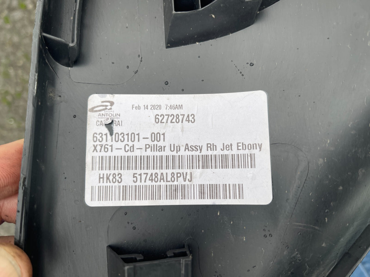 JAGUAR F PACE X761 RIGHT PILLAR TRIM HK8351748