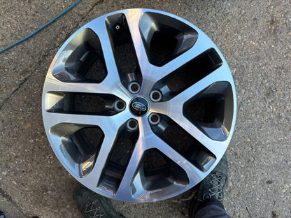 1x Genuine Land Rover Defender 2023 20 Alloy Wheel Style 5095 LR133250 very nice