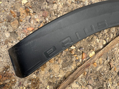 TOYOTA PRIUS W6 Rear Right Fender Arch Trim 75605-47010 Scratches