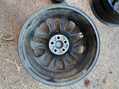 1x Genuine Land Rover Defender 2023 20 Alloy Wheel Style 5095 LR133250 very nice