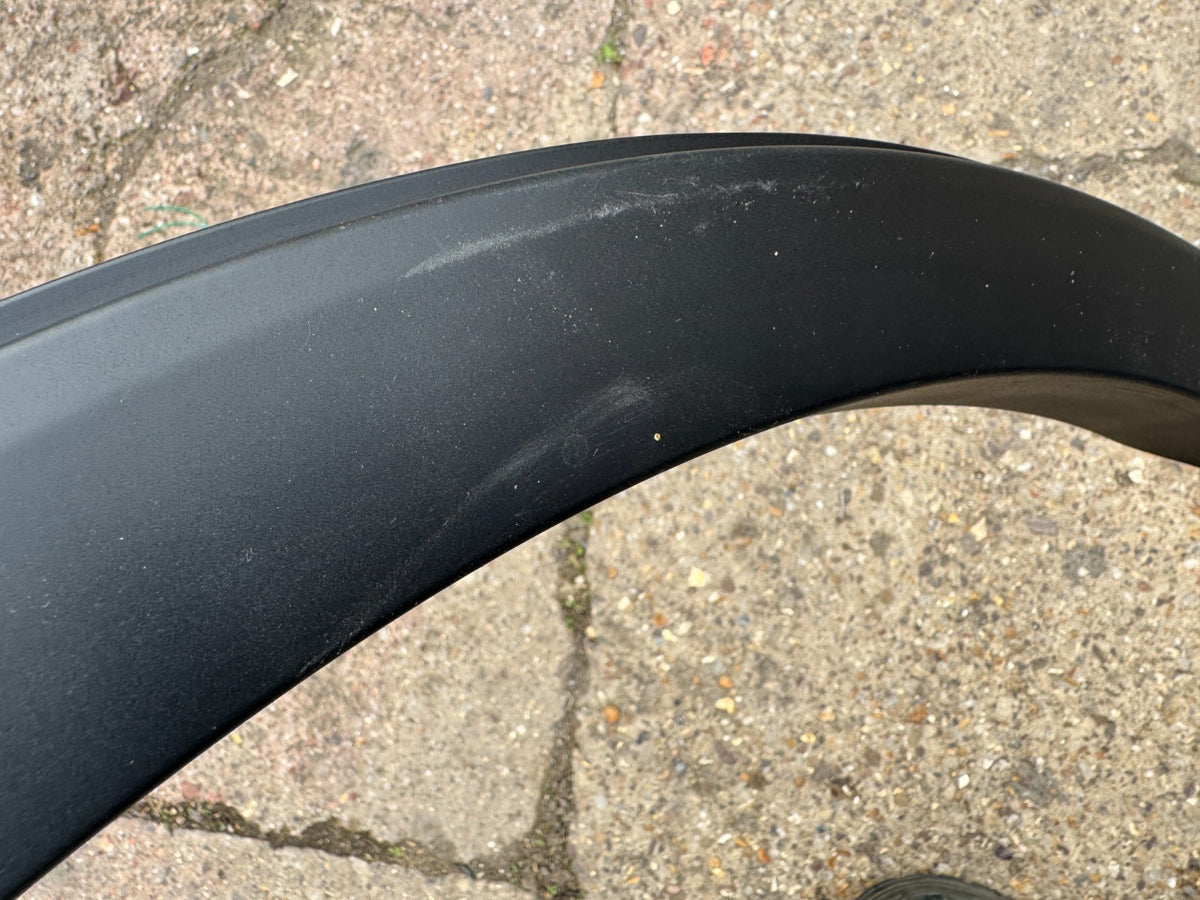 TOYOTA PRIUS W6 Rear Right Fender Arch Trim 75605-47010 Scratches