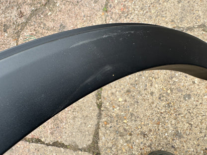 TOYOTA PRIUS W6 Rear Right Fender Arch Trim 75605-47010 Scratches