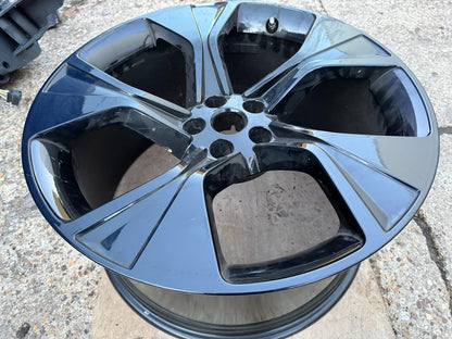 JAGUAR F-TYPE STYLE 5102 20" ล้อแม็กสีดำ T2R43122 ด้านหลังเสียหาย ล้อดุ้ง
