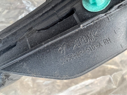 Karet Pintu ke Bodi JEEP, Kanan - Mopar (68271732AA)