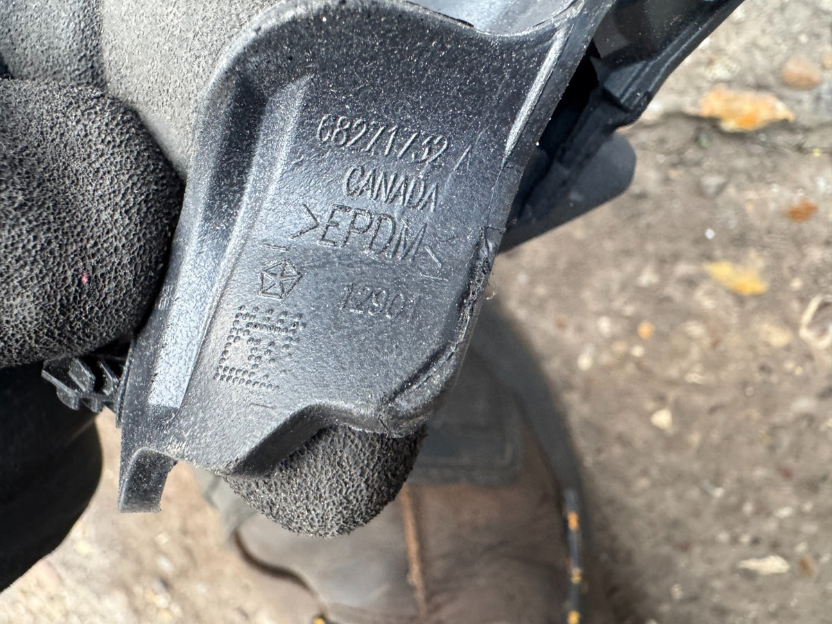 Karet Pintu ke Bodi JEEP, Kanan - Mopar (68271732AA)