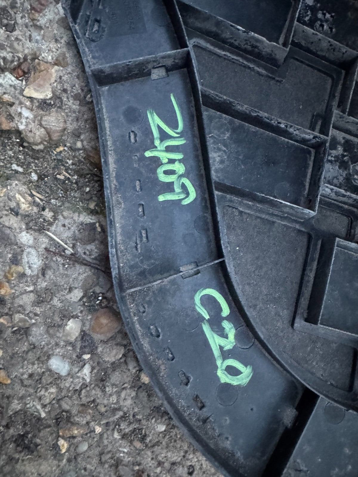 AUDI Q7 4M Rear Left Arch Liner OEM 4M0810171G