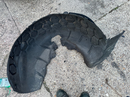 AUDI Q7 4M Rear Left Arch Liner OEM 4M0810171G