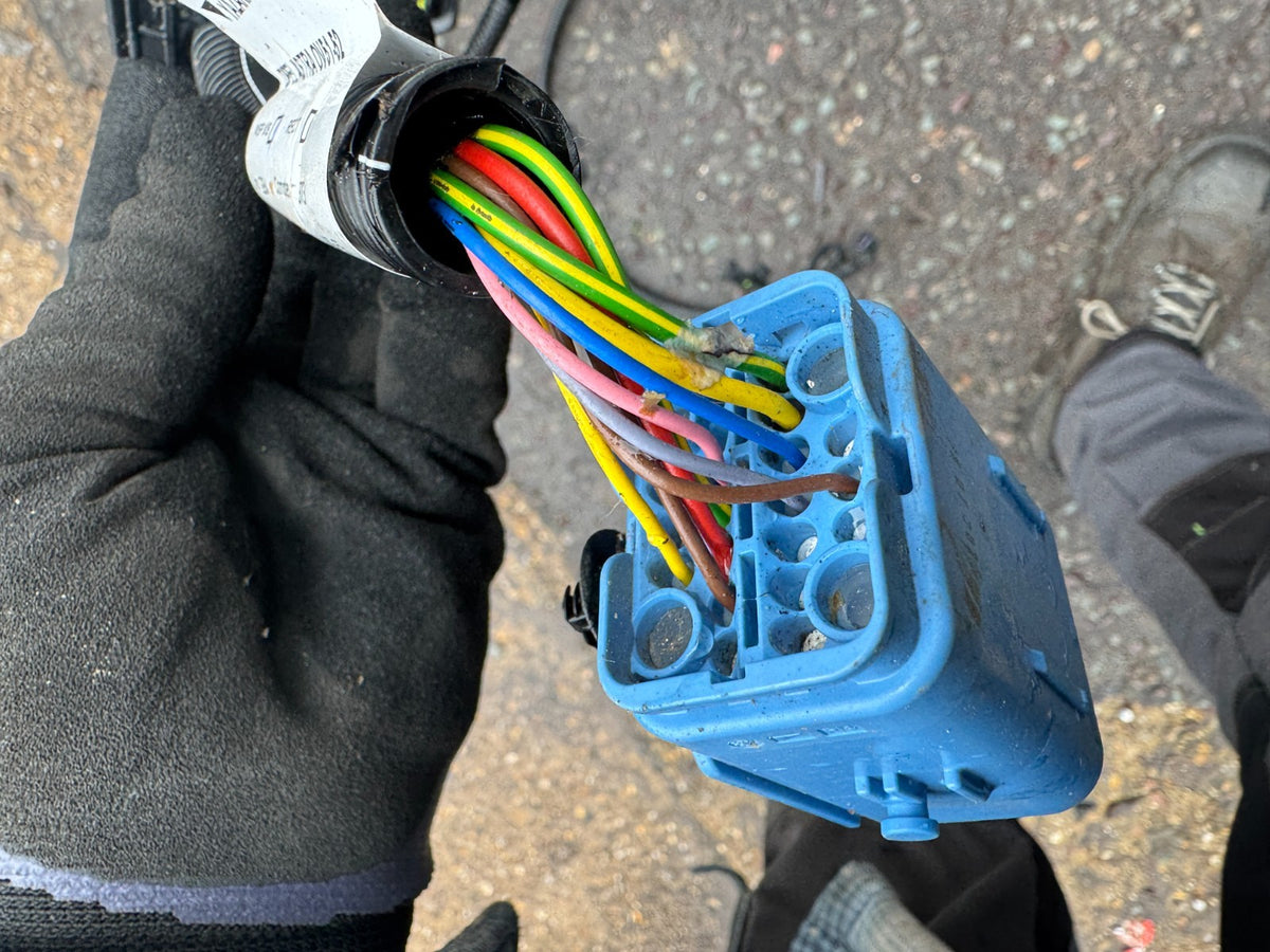 KABEL SENSOR PDC DEPAN ASTRA 2023 9847128080 Rusak