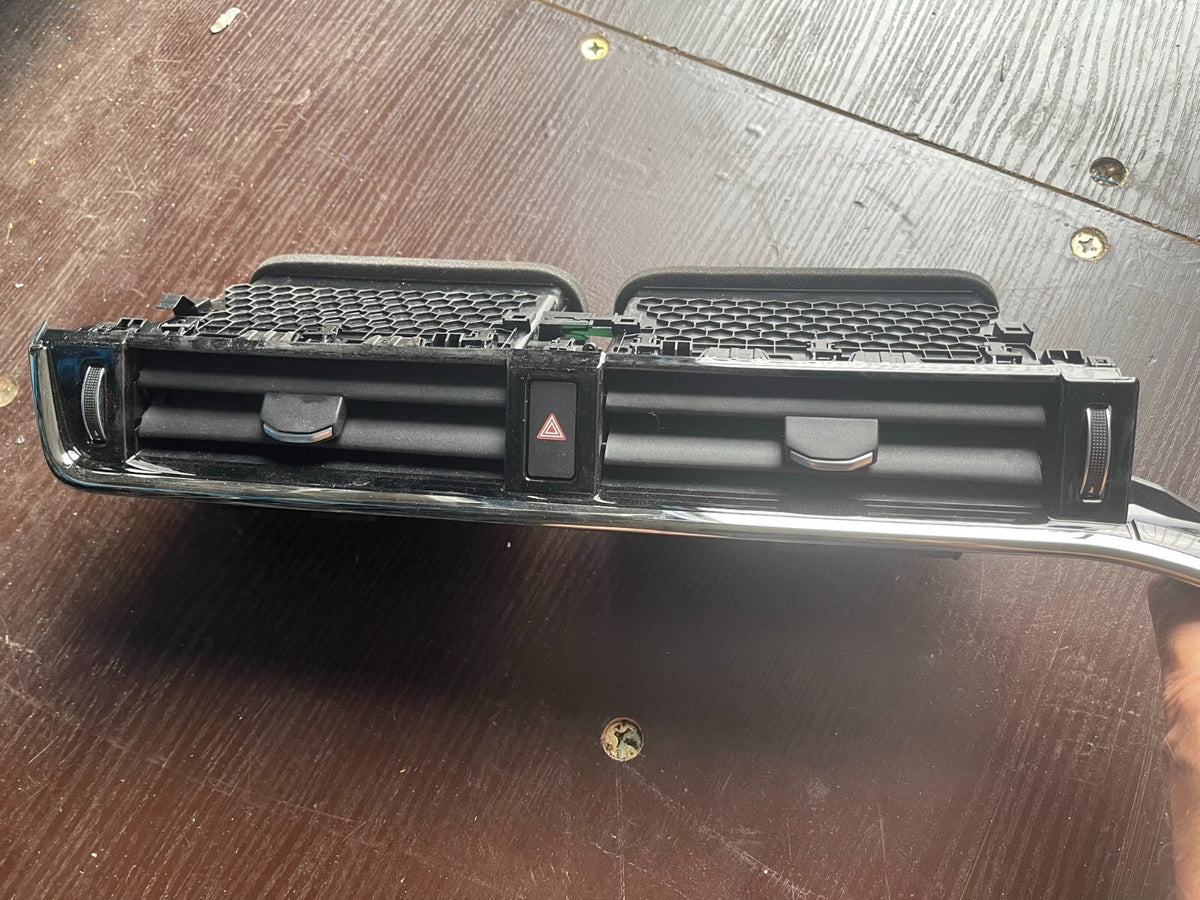 2021 Range Rover Evoque L551 Centre Dash Air Vent K8D2-014L21