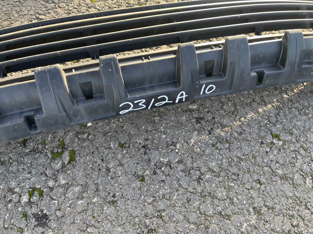 กระจังหน้ากันชนหน้า Vauxhall Vivaro B Renault Trafic 3 แท้ OEM