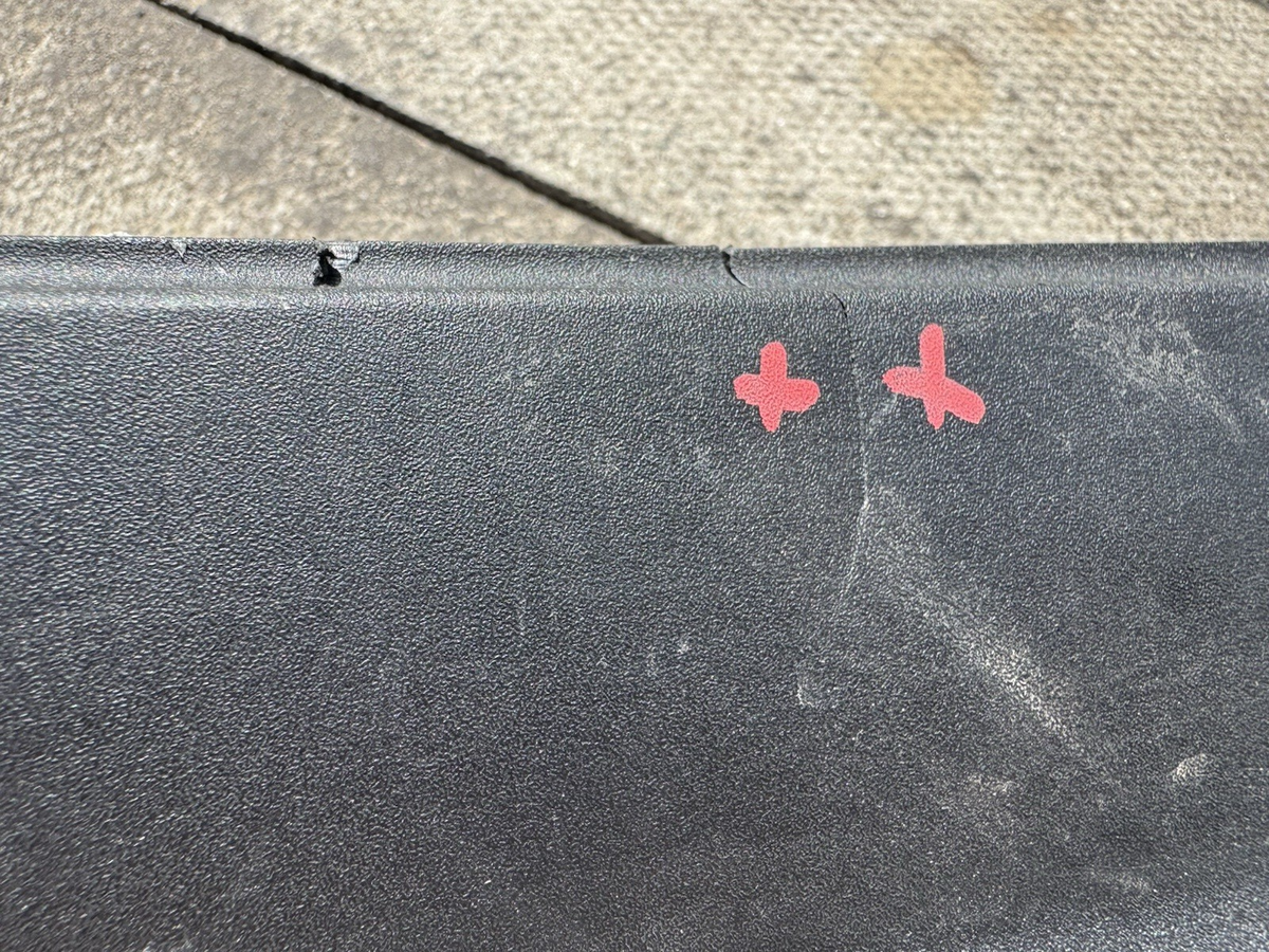 Cracked! LAND ROVER Range Sport L461 Hinten Rechts Rohr Rand N9X2-450A42-AD