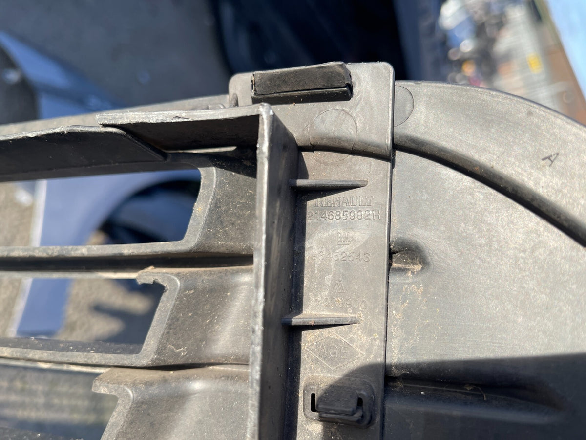 กระจังหน้ากันชนหน้า Vauxhall Vivaro B Renault Trafic 3 แท้ OEM