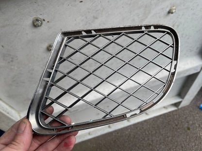 Bentley Continental GT Supersport Front bumper lower grill left 3W8807683