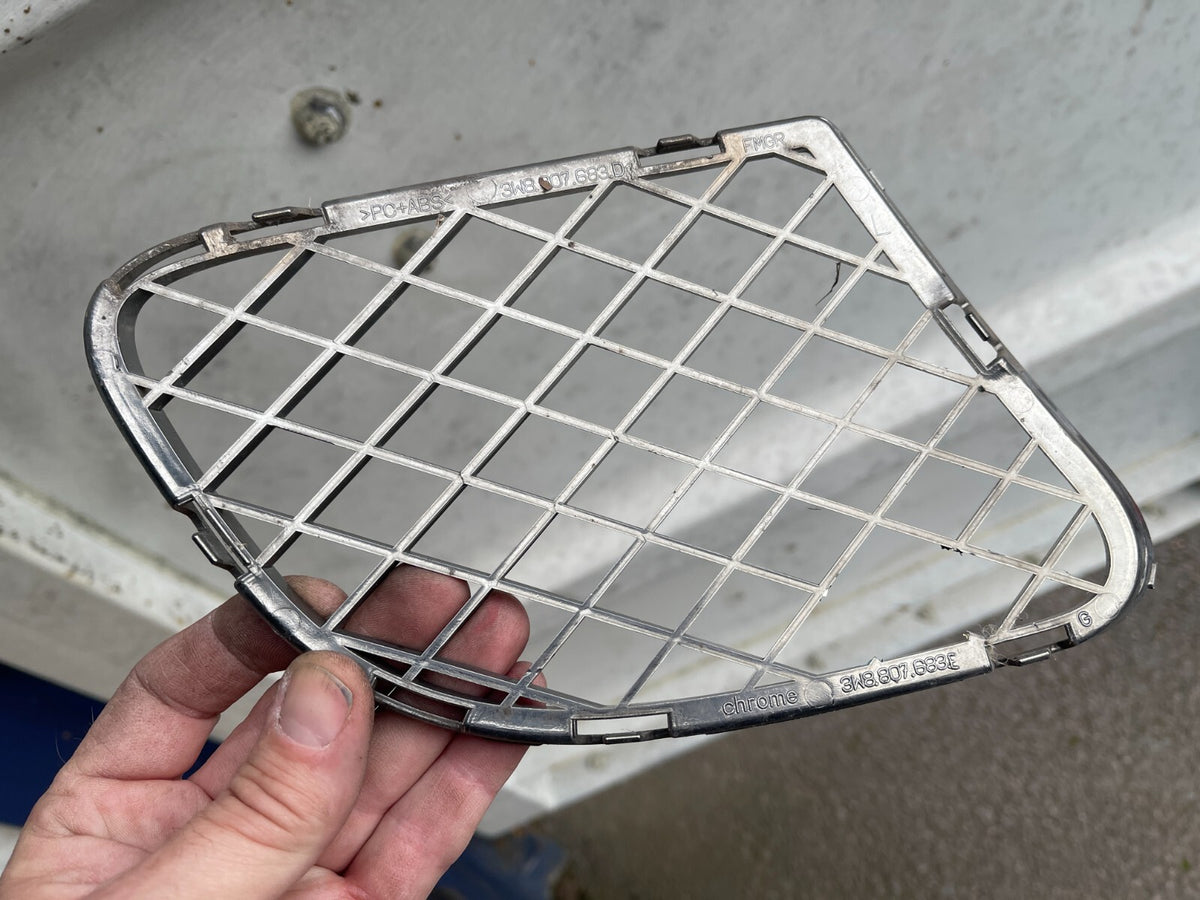 Bentley Continental GT Supersport Front bumper lower grill left 3W8807683