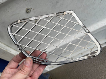 Bentley Continental GT Supersport Front bumper lower grill left 3W8807683