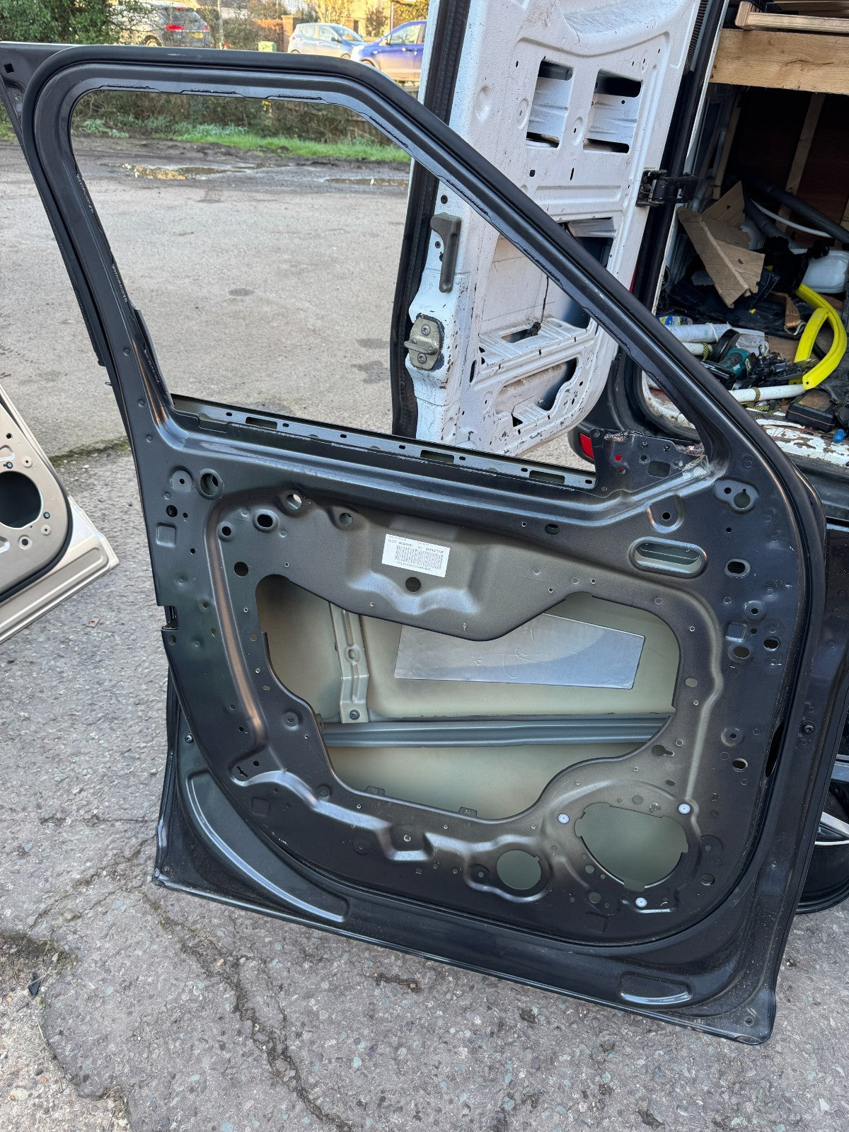 GENUINE 22-2025 Range Rover Sport L461 Front Left Door M8E2211B03AA