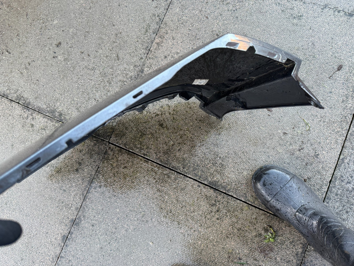 TOYOTA RAV 4 2019 REAR RIGHT BUMPER CORNER GENUINE 5216142430