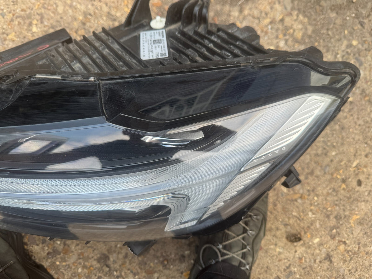 2023 Genuine Volvo XC60 FULL LED LEFT headlight 32396581