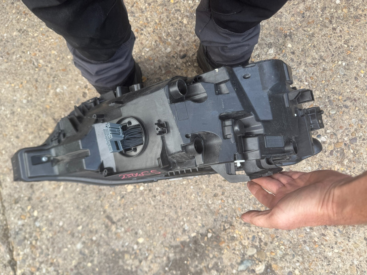 2023 Genuine Volvo XC60 FULL LED LEFT headlight 32396581