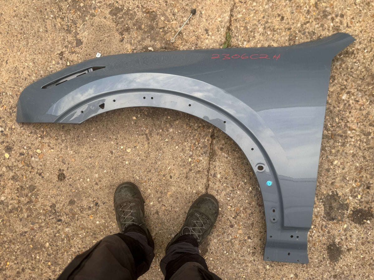 Polestar 3 front left wing fender minimal scratches - next day delivery