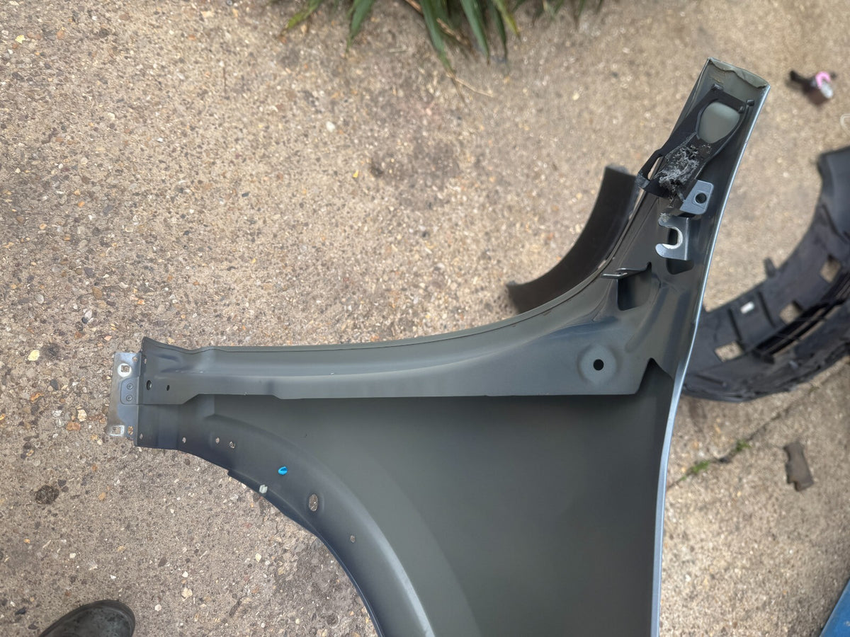 Polestar 3 front left wing fender minimal scratches - next day delivery