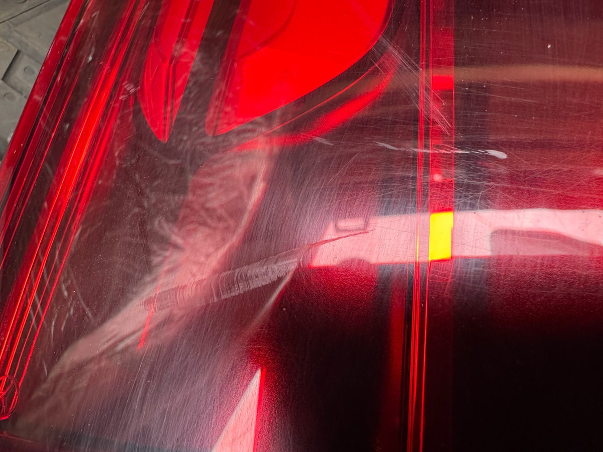 Cover rear lamp trunk luggage Mercedes eqa h243 a2439069900 CHIPPED LENS