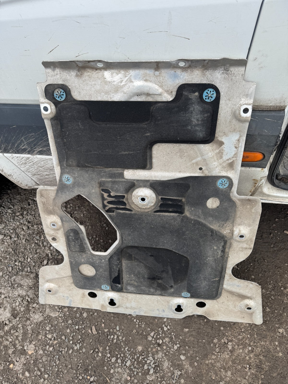 LAND ROVER DISCOVERY 5 แผ่นกันกระแทกใต้ห้องเครื่อง 2022 L462 R-DYNAMIC MPLA-5F002