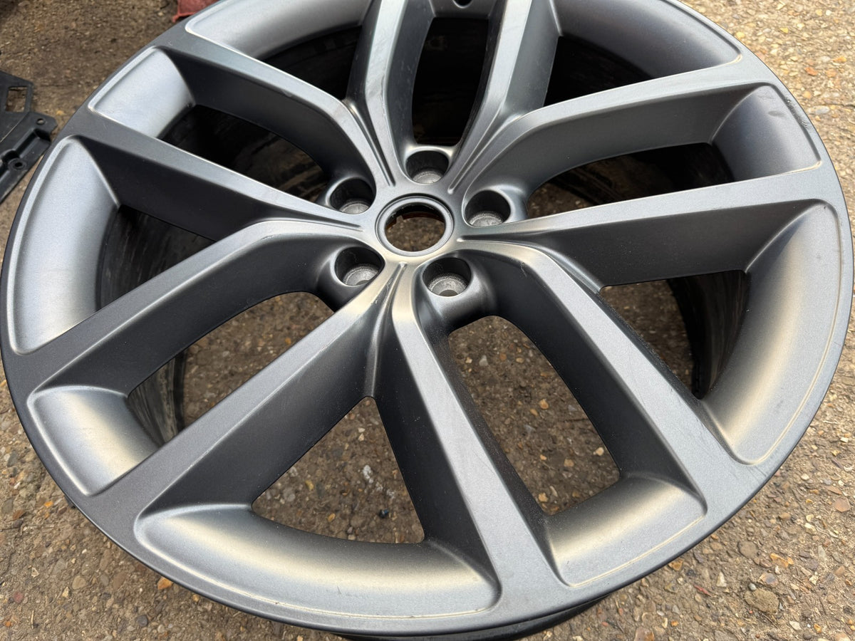 X1 ล้อแม็กแท้ Land Rover Range Rover 22” 9.5J N9X2-1007-GB/FB