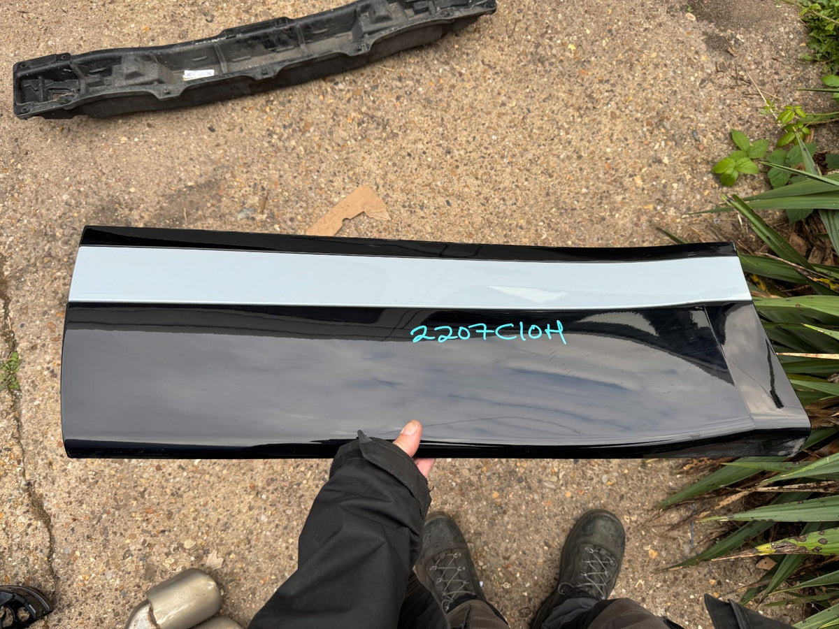 2024 GENUINE RANGE ROVER VELAR L560 REAR LEFT DOOR LOWER MOULD J8A2274A49B