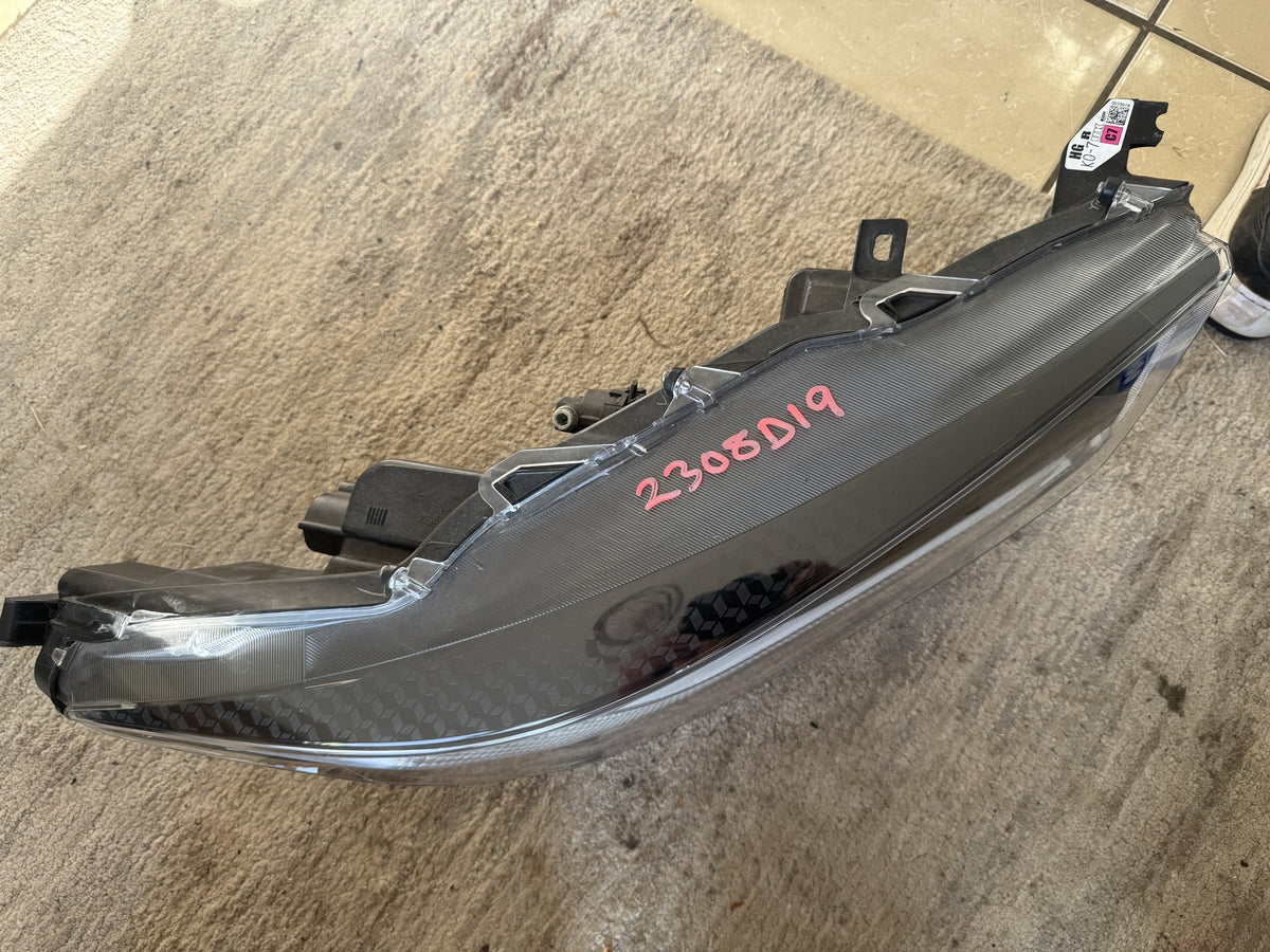 TOYOTA YARIS MK4 XP210 RIGHT SIDE FULL LED HEADLIGHT 2020-ON 81110-K0070