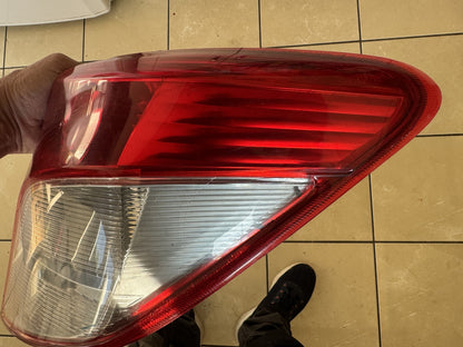 TOYOTA YARIS MK3 XP130 RIGHT REAR TAIL LIGHT 2011-2014 81551-0D370
