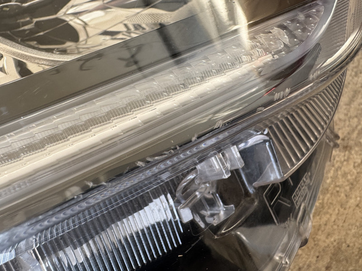 TOYOTA YARIS MK4 XP210 RIGHT SIDE FULL LED HEADLIGHT 2020-ON 81110-K0070