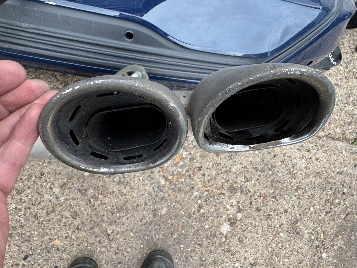 Kia Sportage NQ5 nxm50 xg50 exhaust silencer back box (slight dent on end piece)