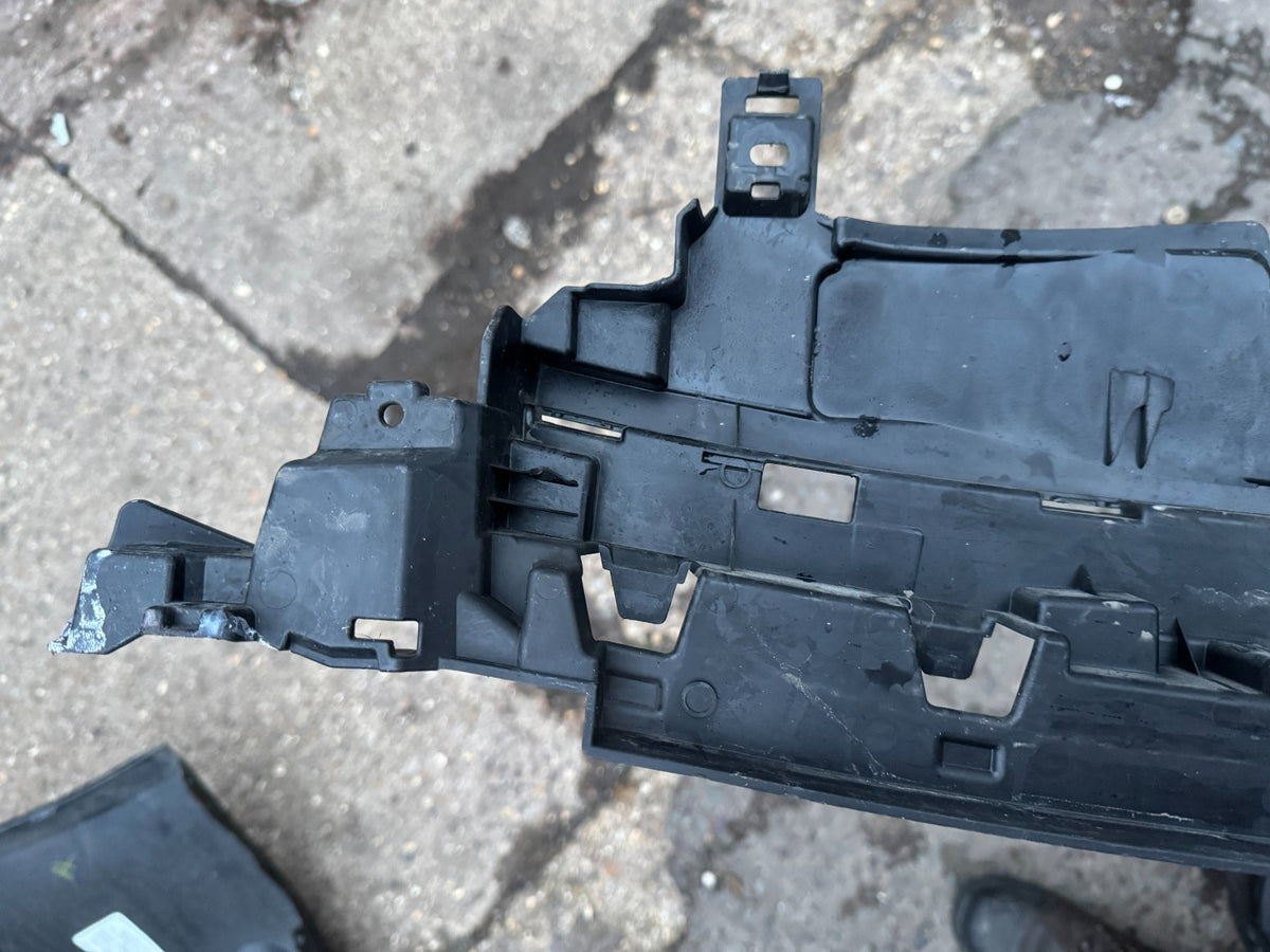 XƯƠNG TĂNG CỨNG KHUNG CA LĂNG FORD KUGA/ESCAPE MK3 LIFT 24-25 PV4B-17E778-AA