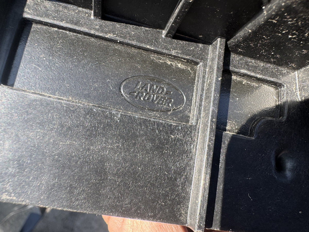 RANGE ROVER L460 FRONT SLAM PANEL BRACKET 2022-ON M8E2-17640-A