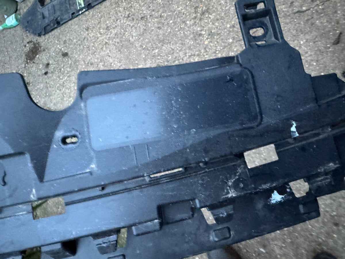 XƯƠNG TĂNG CỨNG KHUNG CA LĂNG FORD KUGA/ESCAPE MK3 LIFT 24-25 PV4B-17E778-AA
