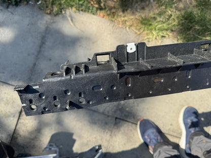 RANGE ROVER L460 FRONT SLAM PANEL BRACKET 2022-ON M8E2-17640-A