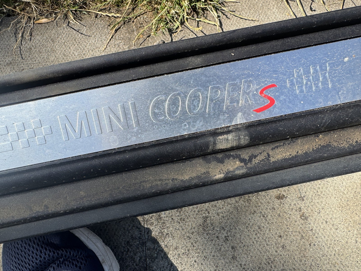MINI COOPER S F55 RIGHT SIDE SKIRT SILL COVER 51777315524