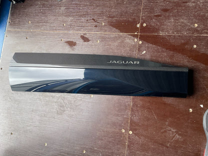 Jaguar I Pace List Moulding Pintu Samping Kanan Depan J9D3-21064-A Original