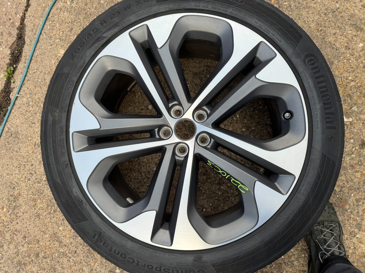 1x Genuine Jaguar F-Pace 21” Alloy Wheel Rim MK83-1007-DA SCRATCHED
