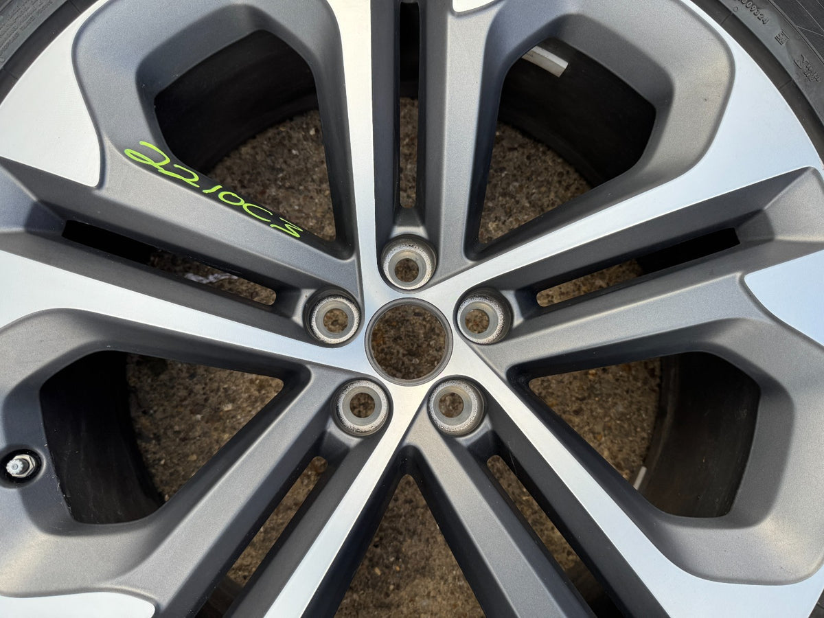 1x Genuine Jaguar F-Pace 21” Alloy Wheel Rim MK83-1007-DA SCRATCHED