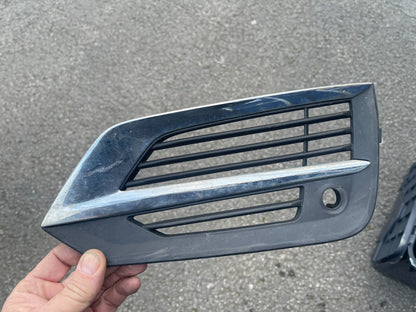 Volvo xc60 ii grill kap mesin bumper depan sisi kanan 31449215