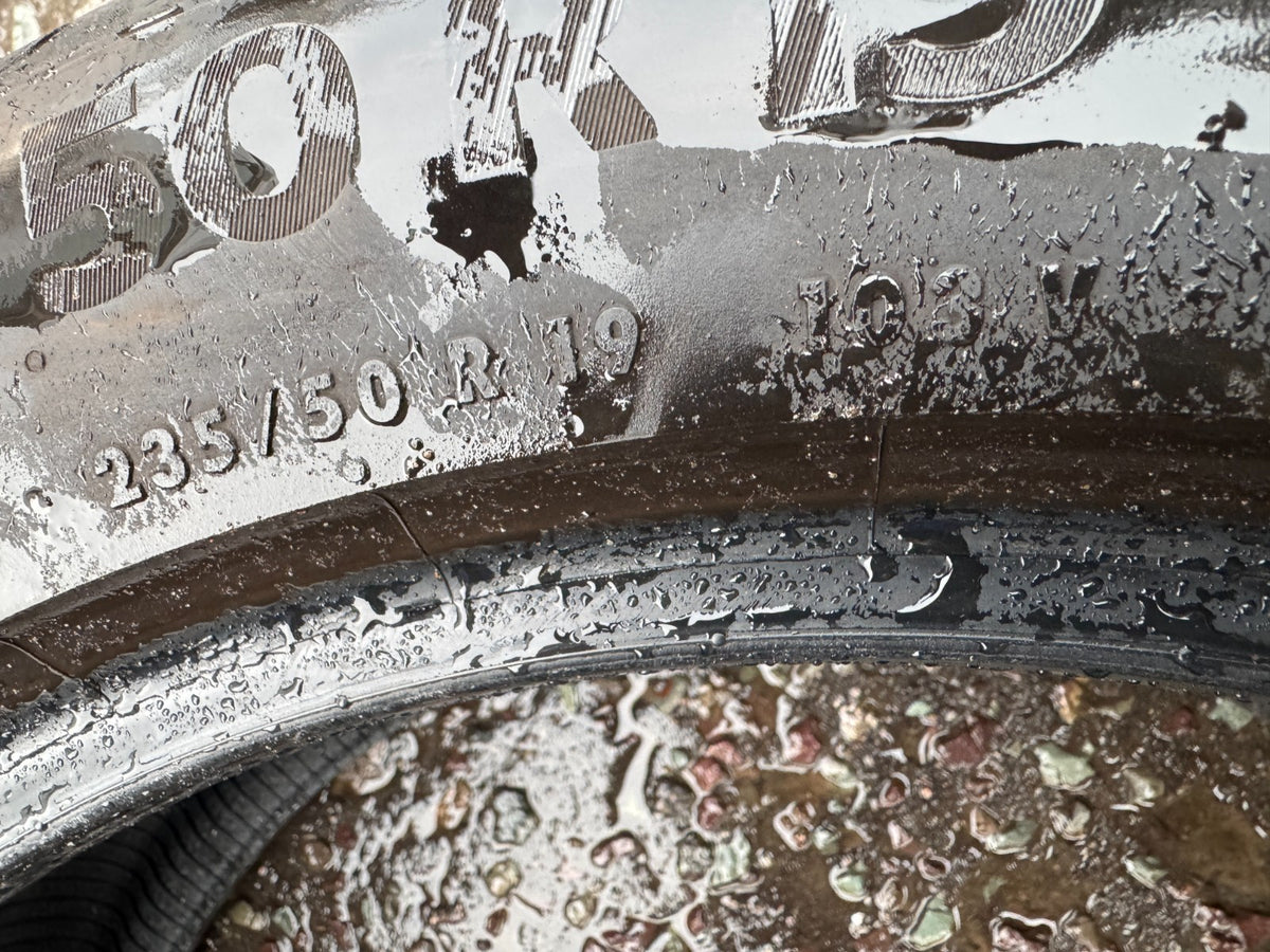 1X 235/50 R 19 (103V) XL Continental Premium Contact 6 Dot:0323 5mm 235 50 19