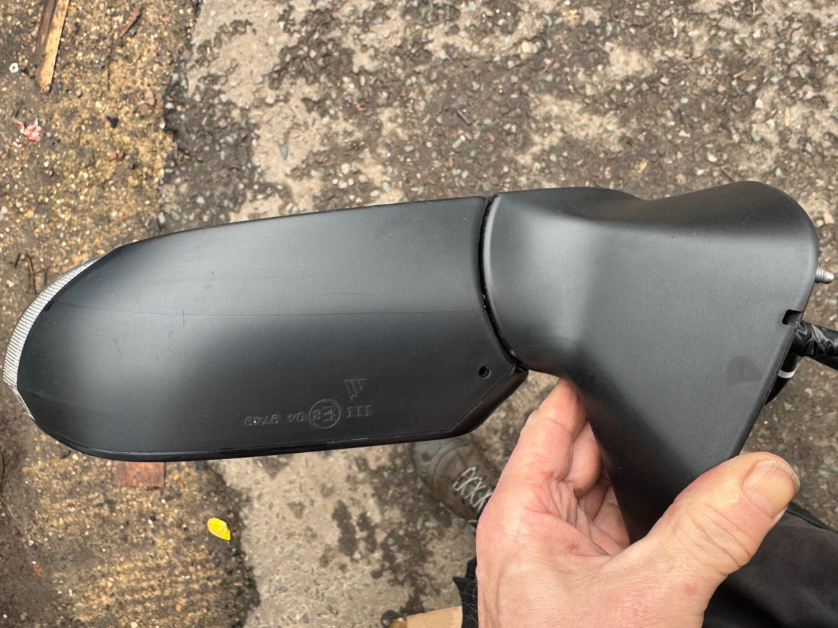 TOYOTA YARIS CROSS MXP Spion Sisi Kanan 879100DE90 ORIGINAL