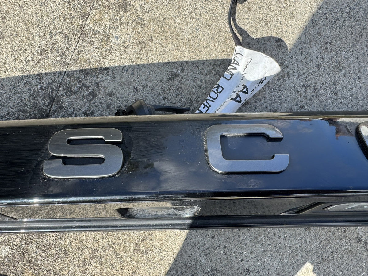 GENUINE LAND ROVER DISCOVERY L462 TAILGATE TRIM PLATE LIGHTS MY42-40406-AE