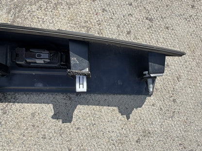 GENUINE LAND ROVER DISCOVERY L462 TAILGATE TRIM PLATE LIGHTS MY42-40406-AE